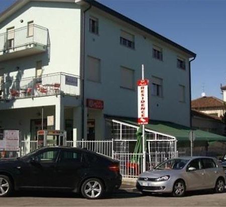 Residence Mariele Tavazzano Exteriör bild
